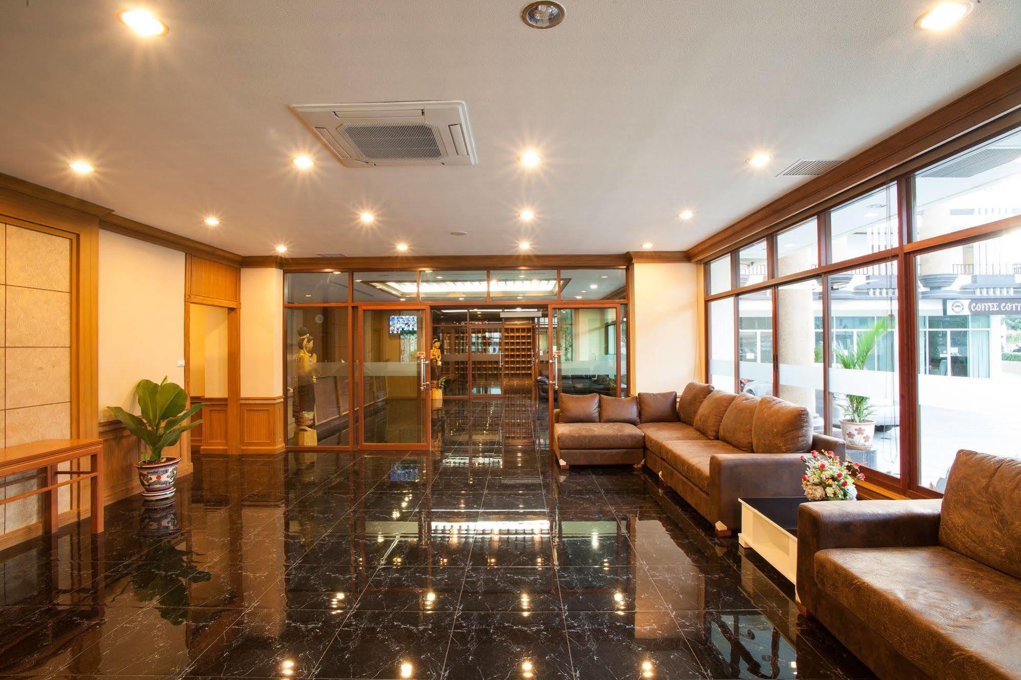 V Residence Hotel Chiang Mai Exterior photo