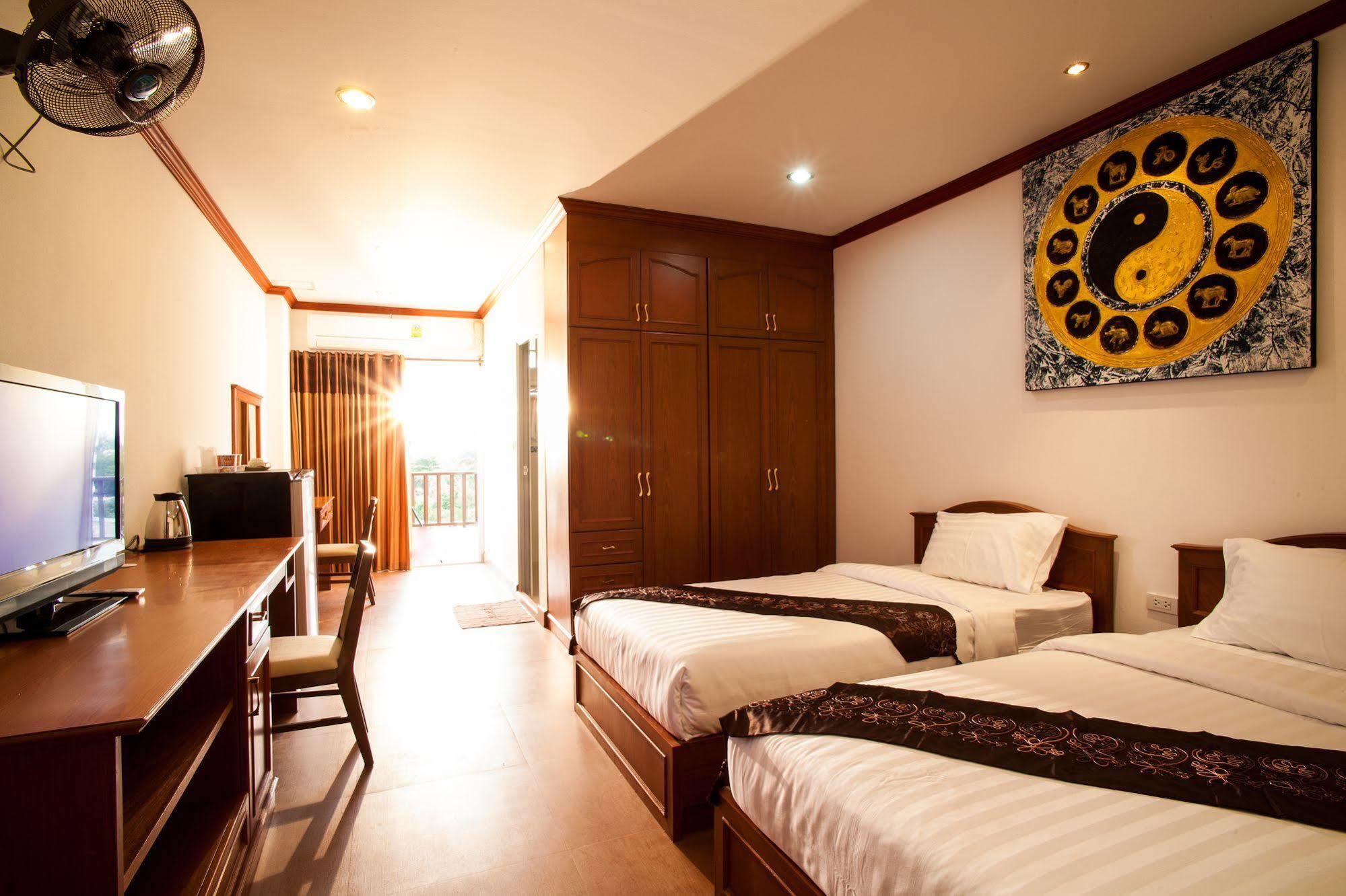V Residence Hotel Chiang Mai Exterior photo