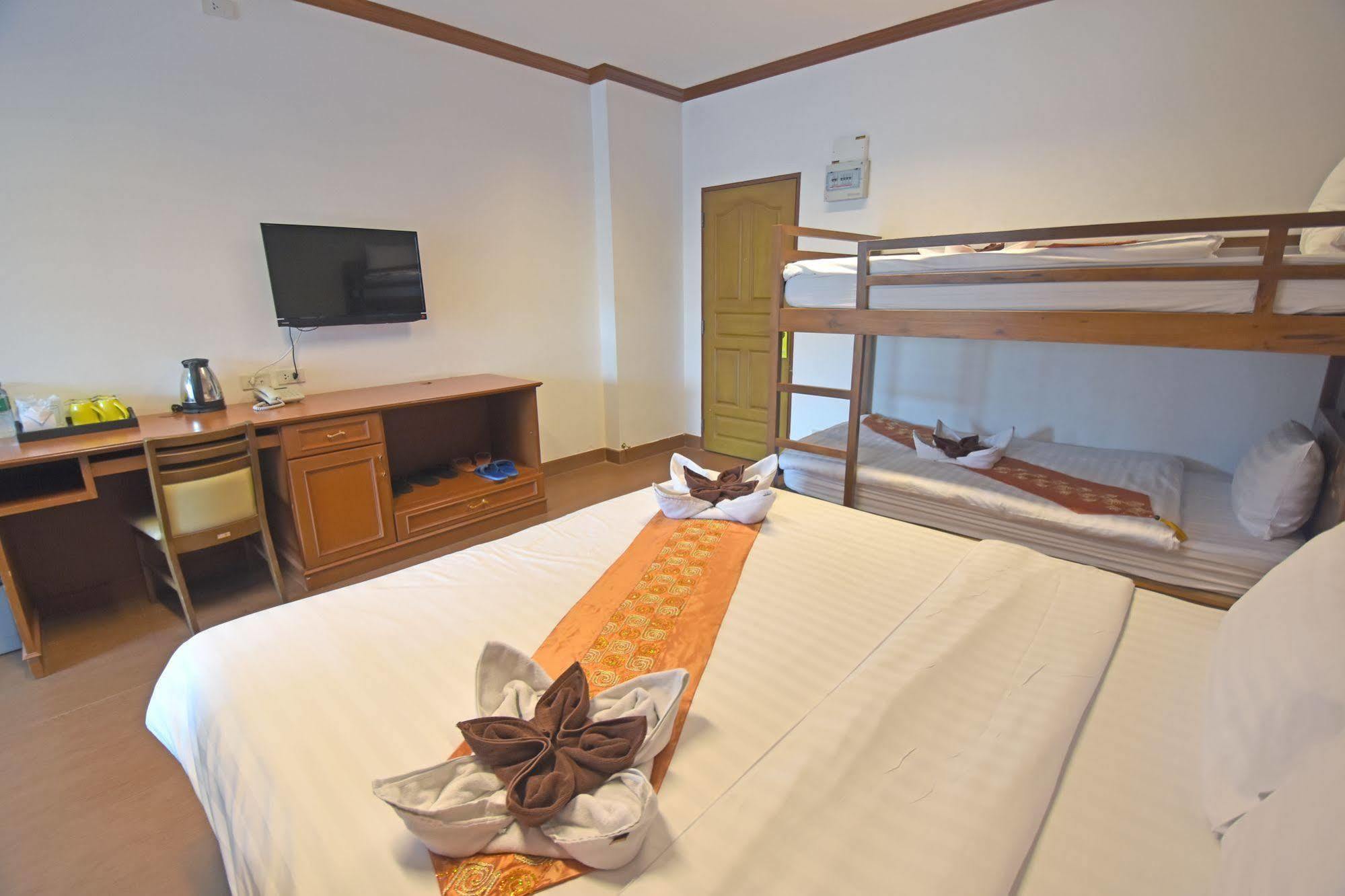 V Residence Hotel Chiang Mai Exterior photo
