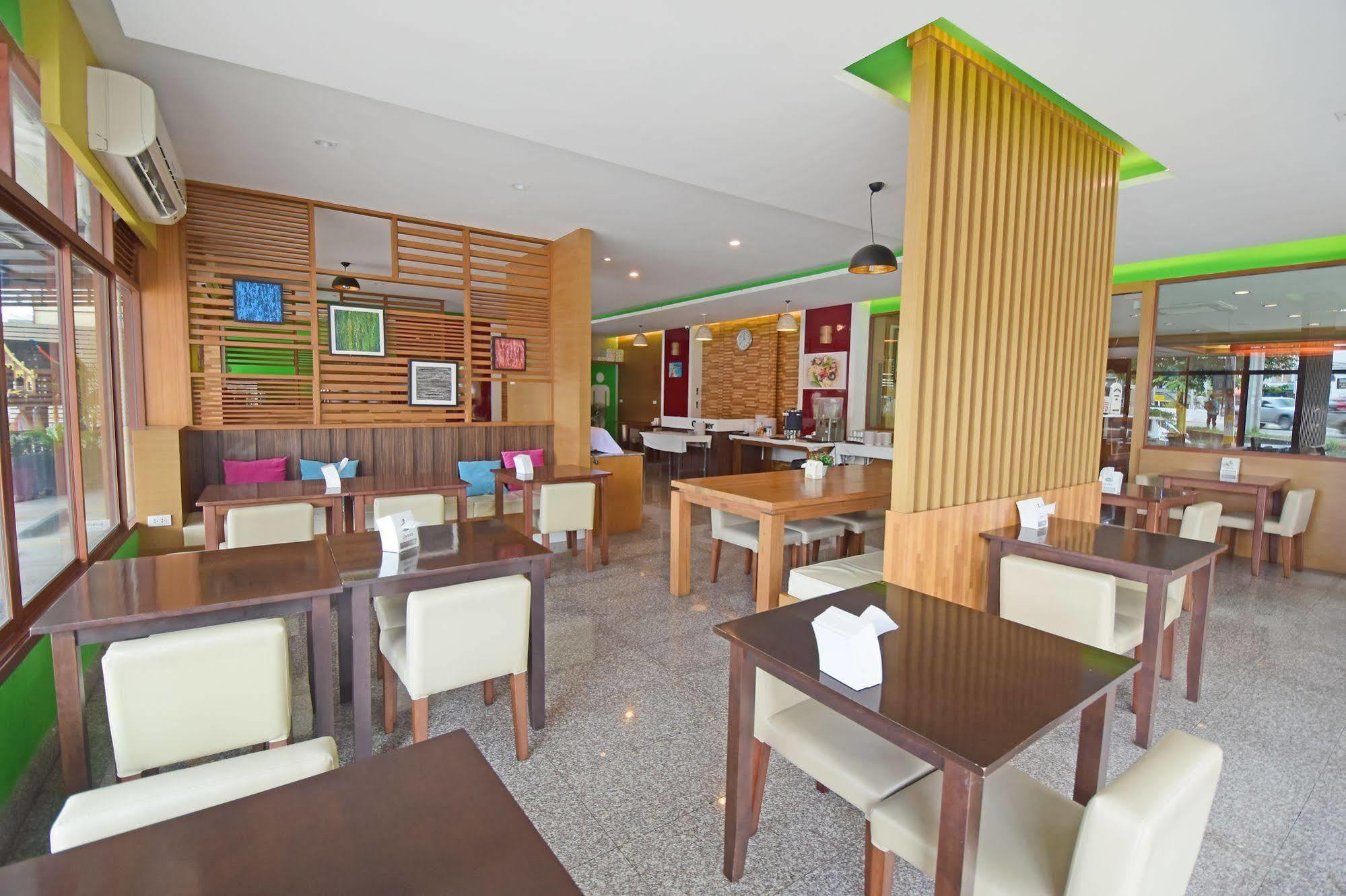V Residence Hotel Chiang Mai Exterior photo